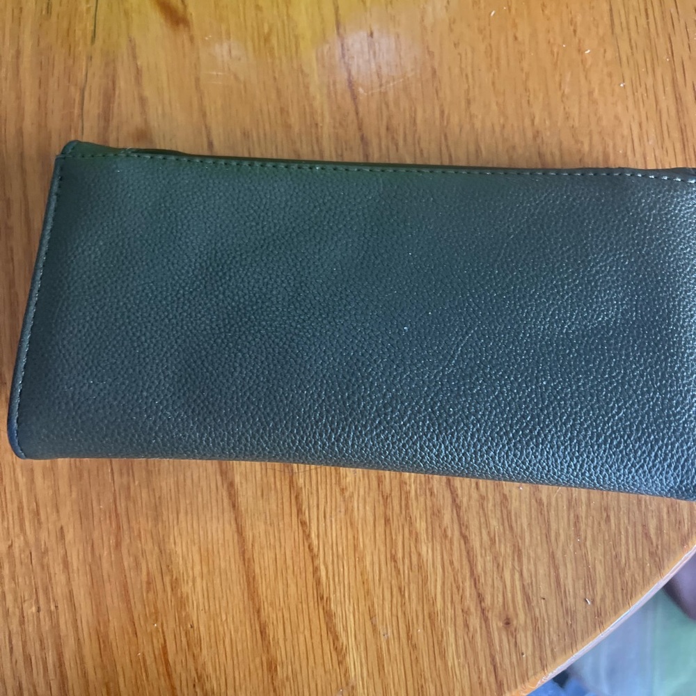 Jessica Simpson Wallet - Picture 2 of 3